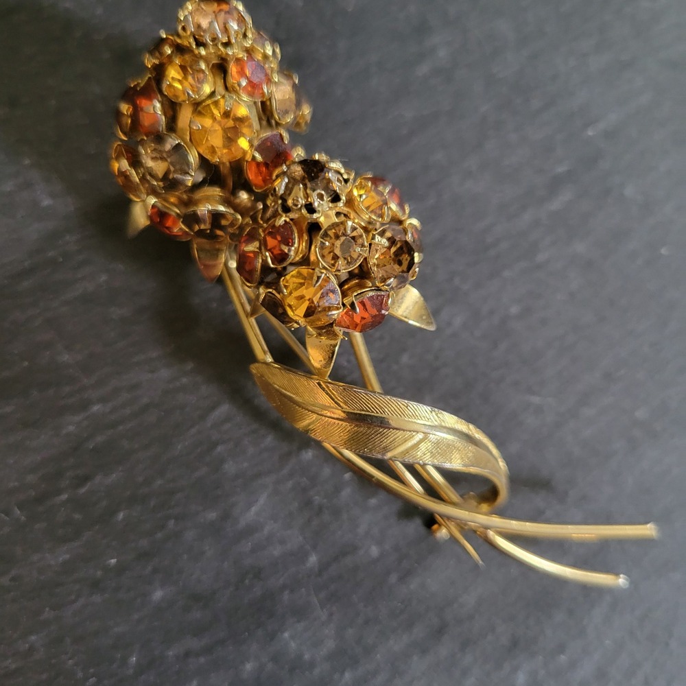 Vintage Gold Tone Amber Rhinestone Flower Floral Brooch Pin OS Cottagecore 60s